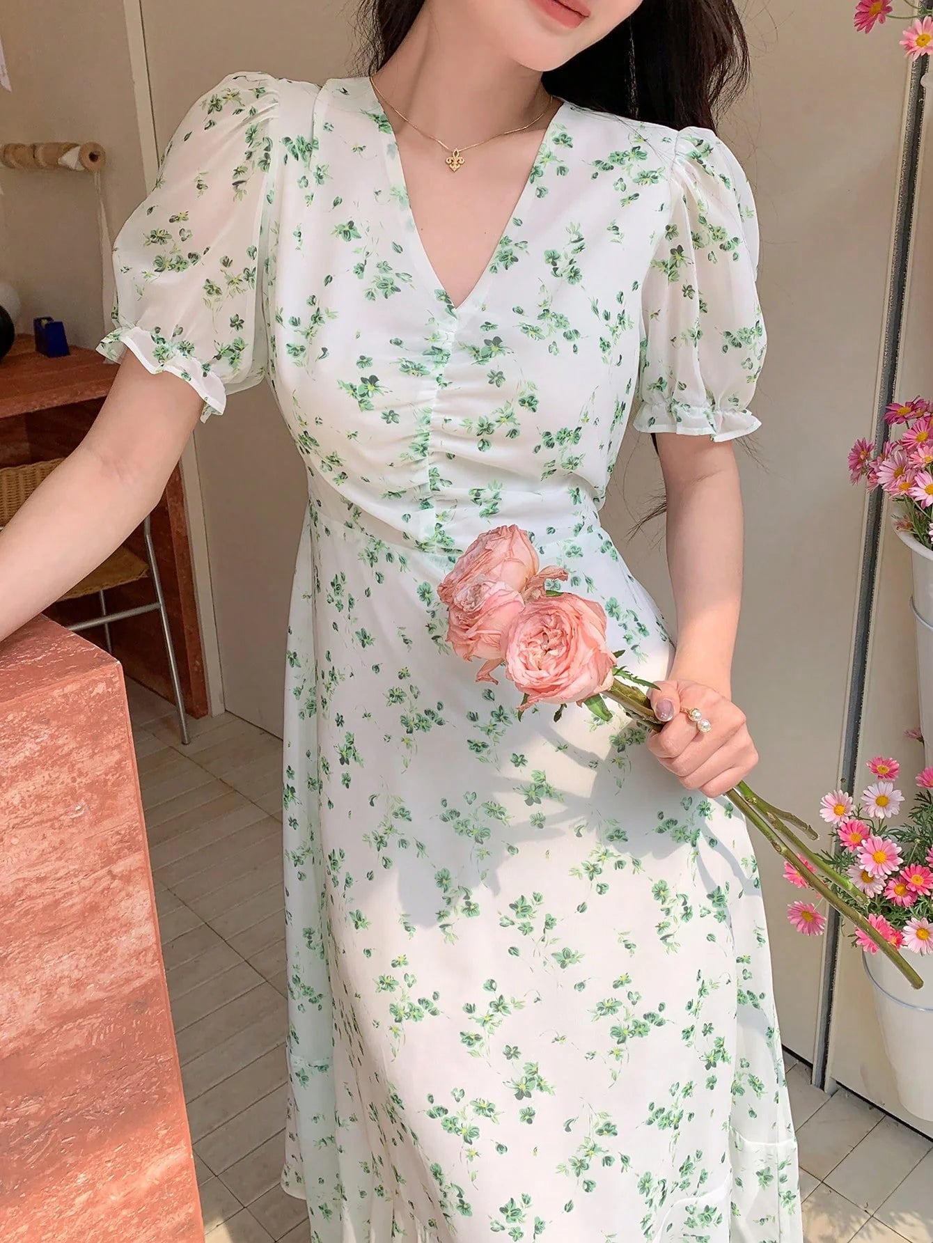 🎁LETZTER TAG SALE - 49% RABATT🎁 Lässiges Sommerkleid mit kurzen Blumenmuster, Puffärmeln und Bindegürtel