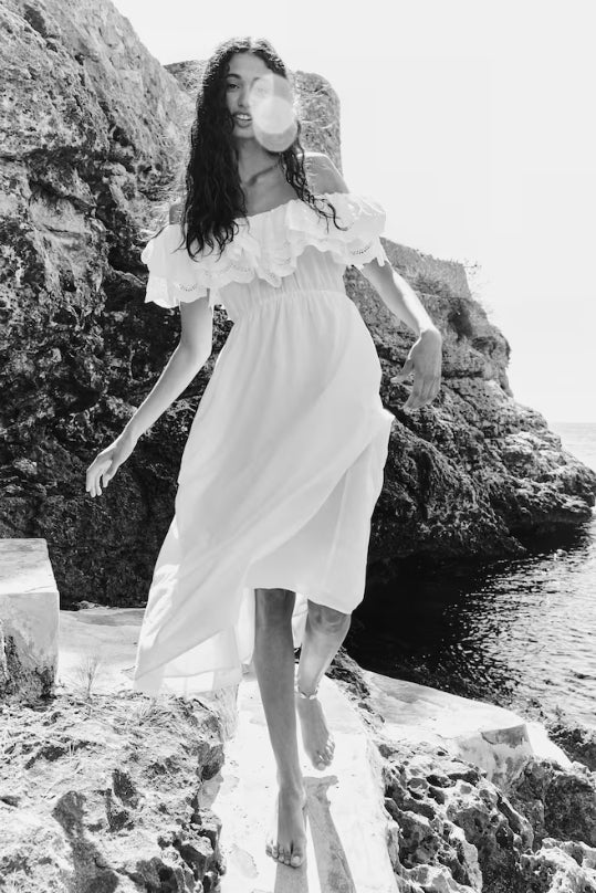 Off-the-shoulder cotton dress