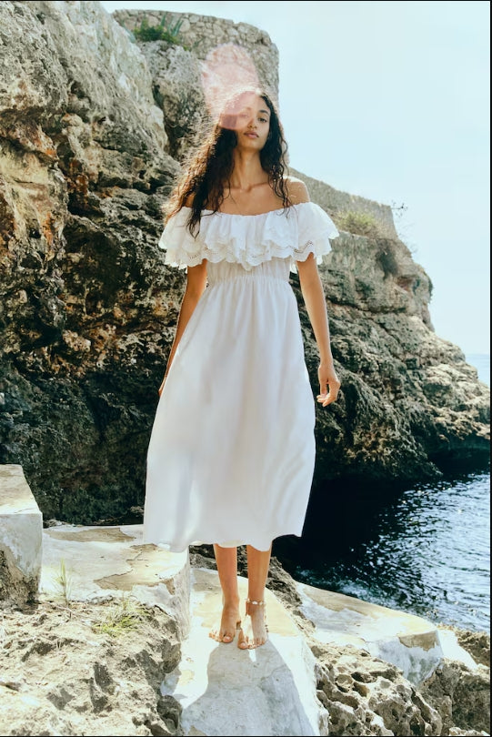 Off-the-shoulder cotton dress