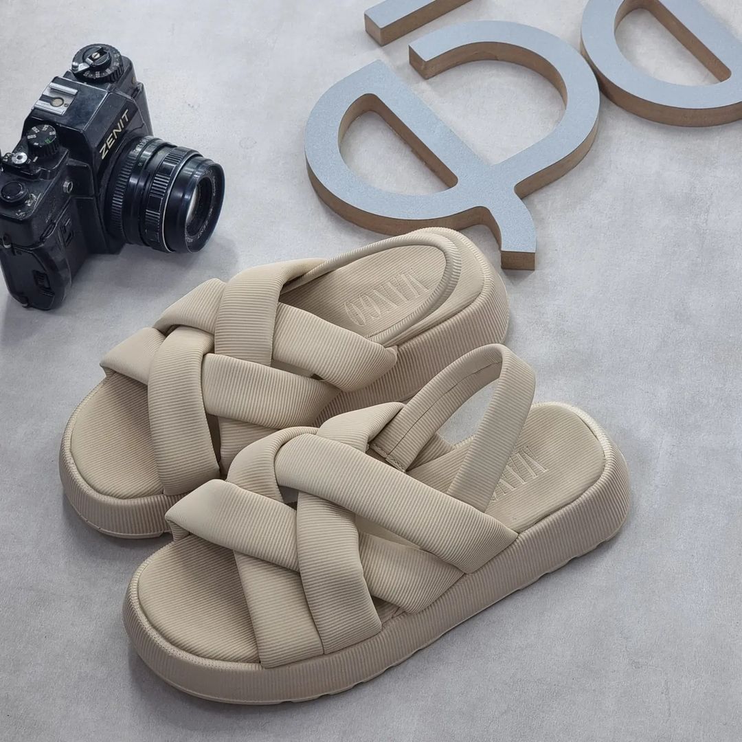 Geflochtene Plateausandalen für Damen 