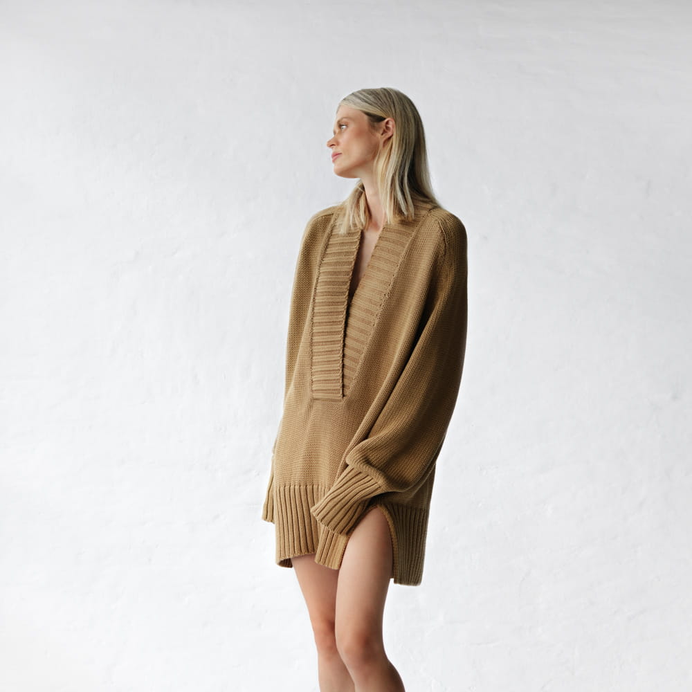 Cotton V-neck long jumper